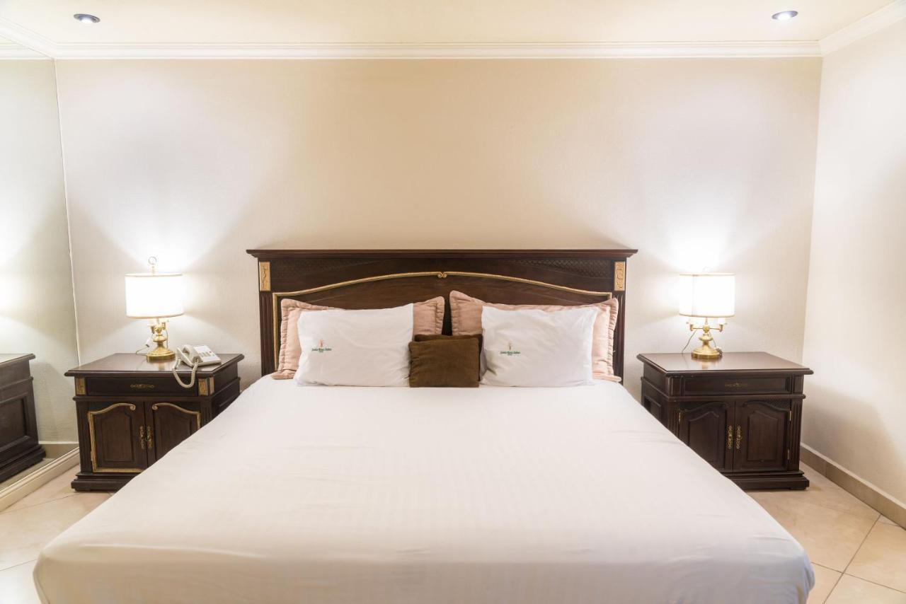 Rose Hotel 蒙特雷 外观 照片
